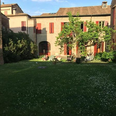 Homestay Palazzo Sabbioni Del Conte Elegant In Old Monastery Center Ferrara