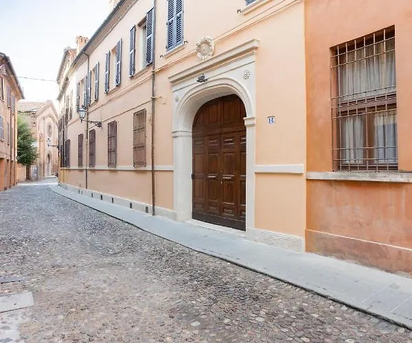 Palazzo Sabbioni Del Conte Elegant In Old Monastery Center Alloggio in famiglia