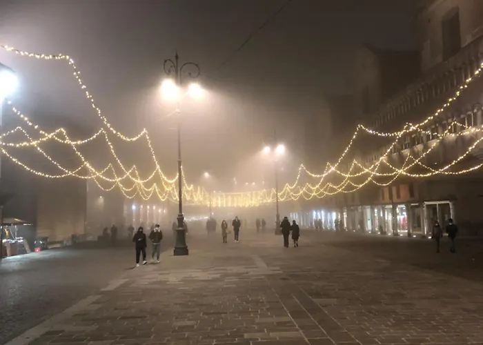Alloggio in famiglia Palazzo Sabbioni Del Conte Elegant In Old Monastery Center Ferrara